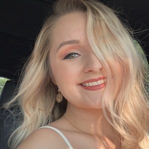 Meet your Posher, Breanna